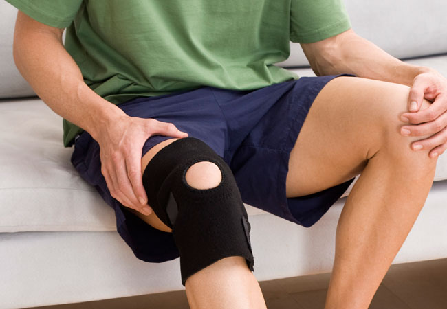 mchenry physical therapy patient with knee brace
